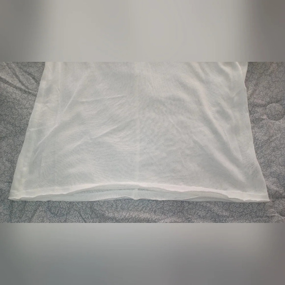 🍒 NWOT - We The Free White Raw Hem Rolled Short Sleeve Tee Shirt - Picture 3 of 6